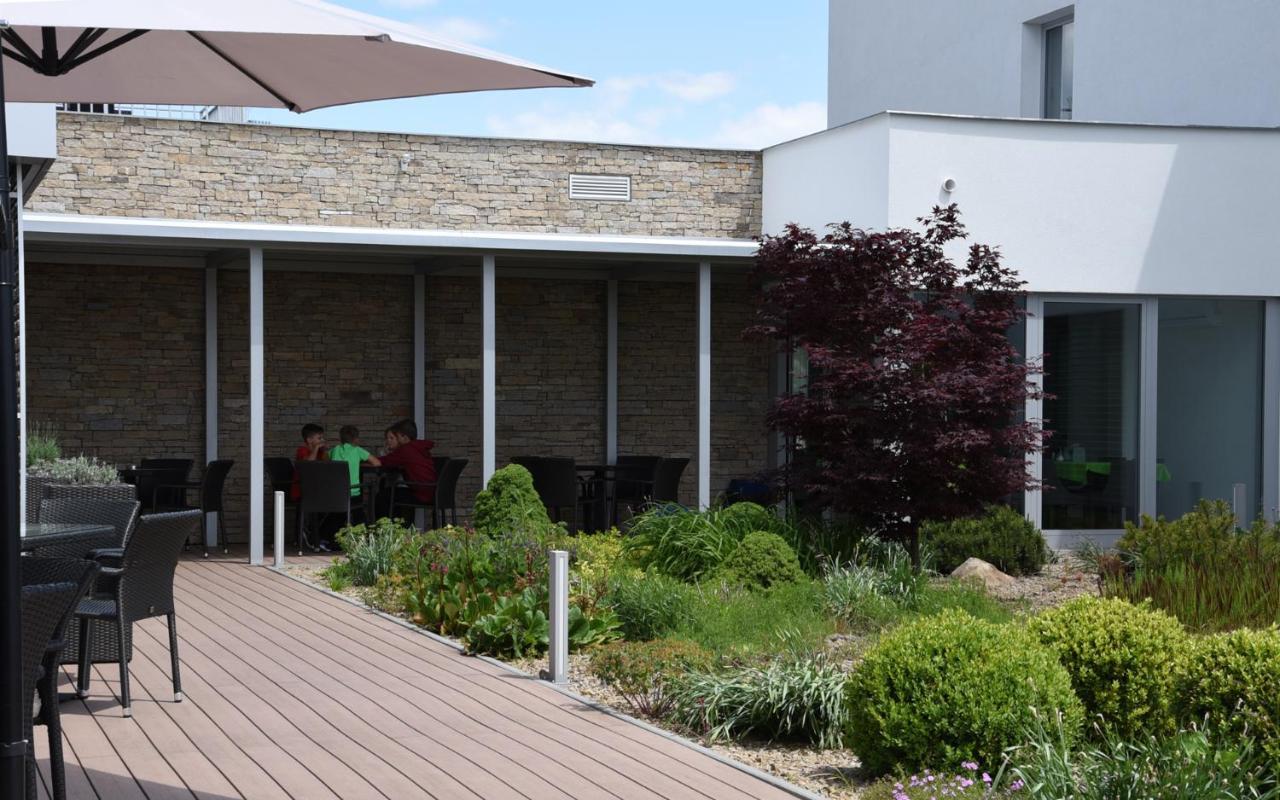 Hotel Harmony Medical & Wellness-Free Parking, 1,8Km From The Center Kroměříž Exterior foto